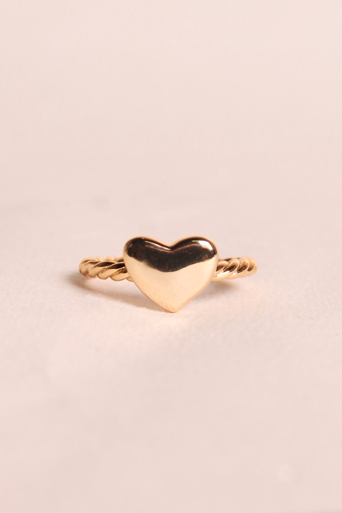 Simple Sacha ring