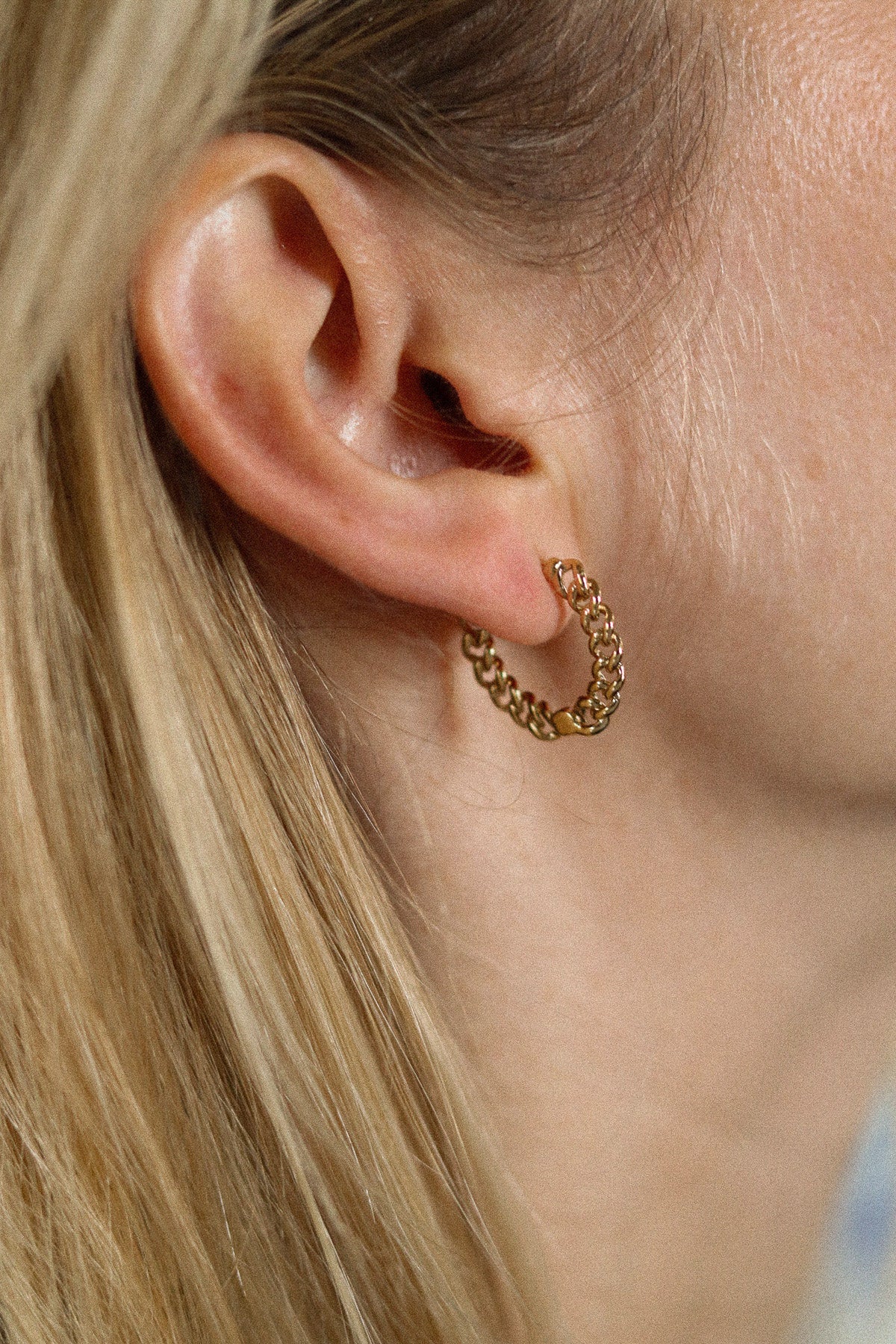 Boucles d'oreilles pendantes or et zircons GARANCE